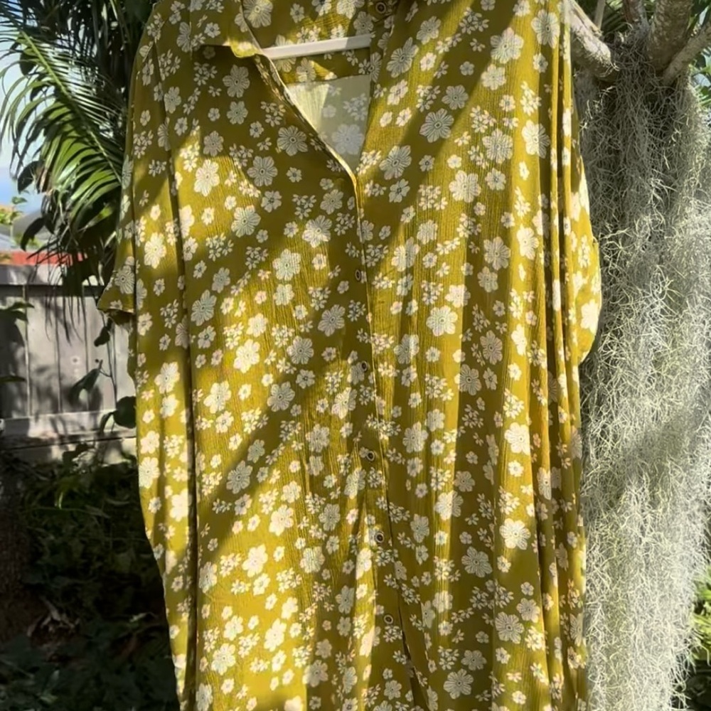 ‘Ōiwi native Hawaiian flower oversized shirt